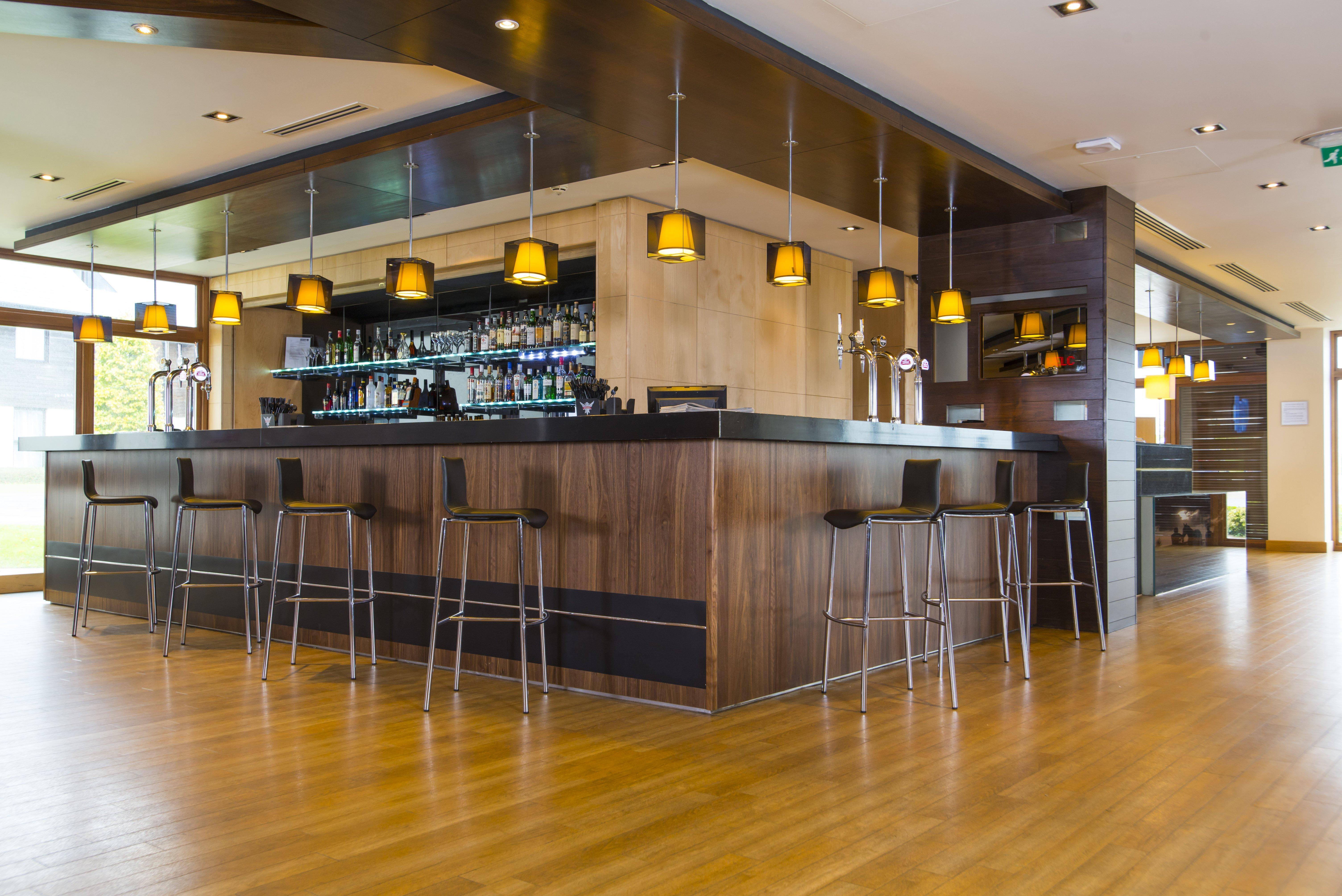 Holiday Inn Express London - Epsom Downs By Ihg Exteriér fotografie