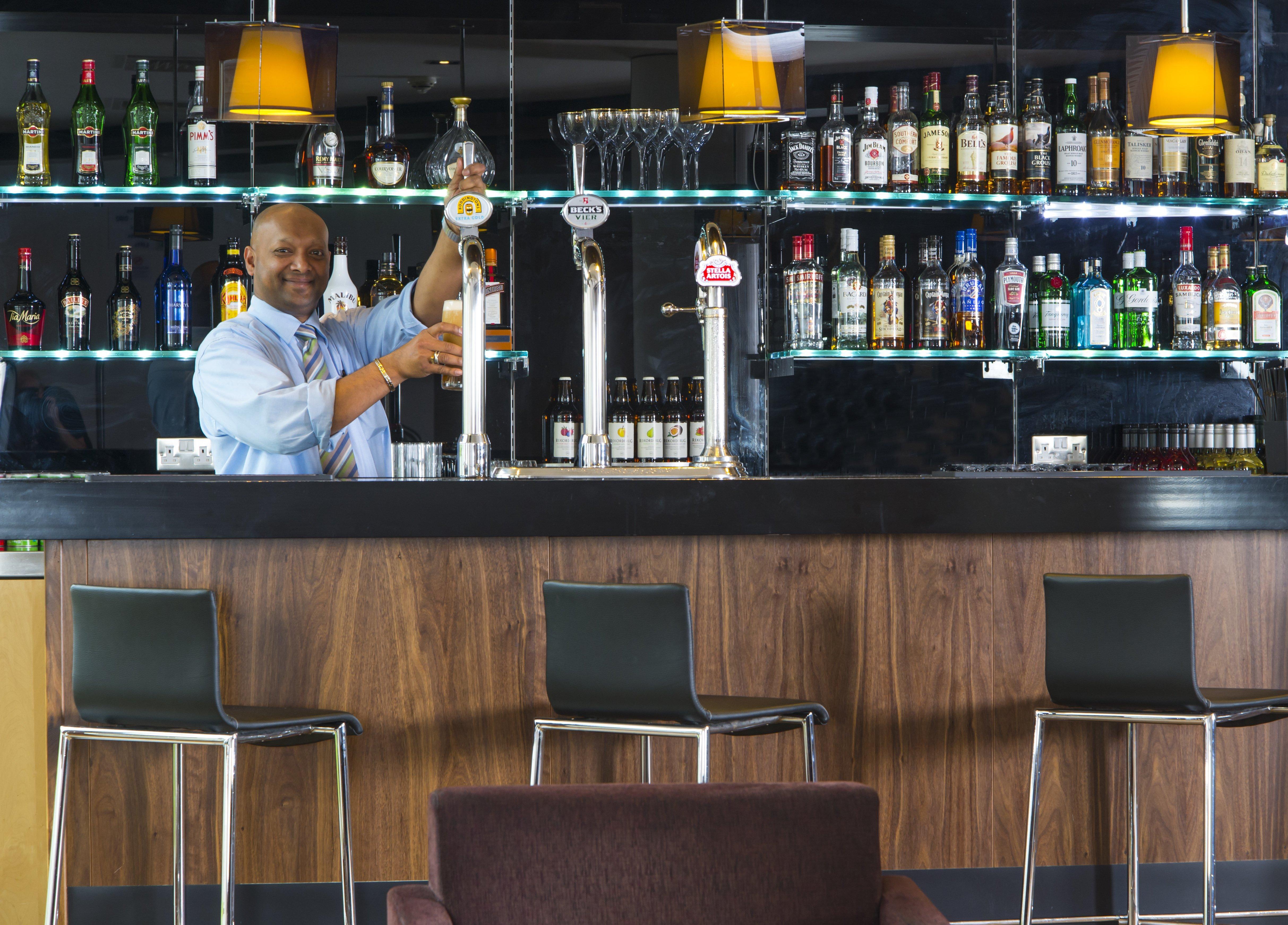 Holiday Inn Express London - Epsom Downs By Ihg Exteriér fotografie